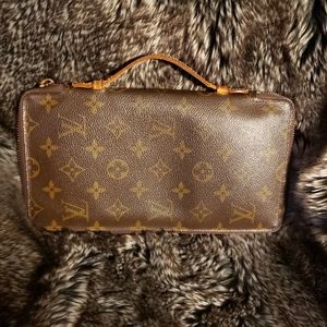 Louis vuitton clutch wallet